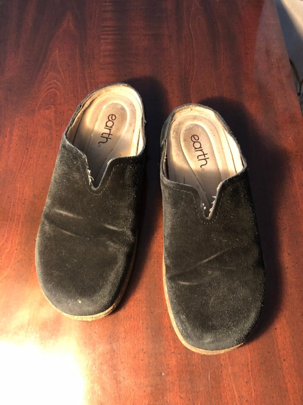 Earth Shoes Clogs Mules Slip ons Suede Black Notched Comfy 6.5
